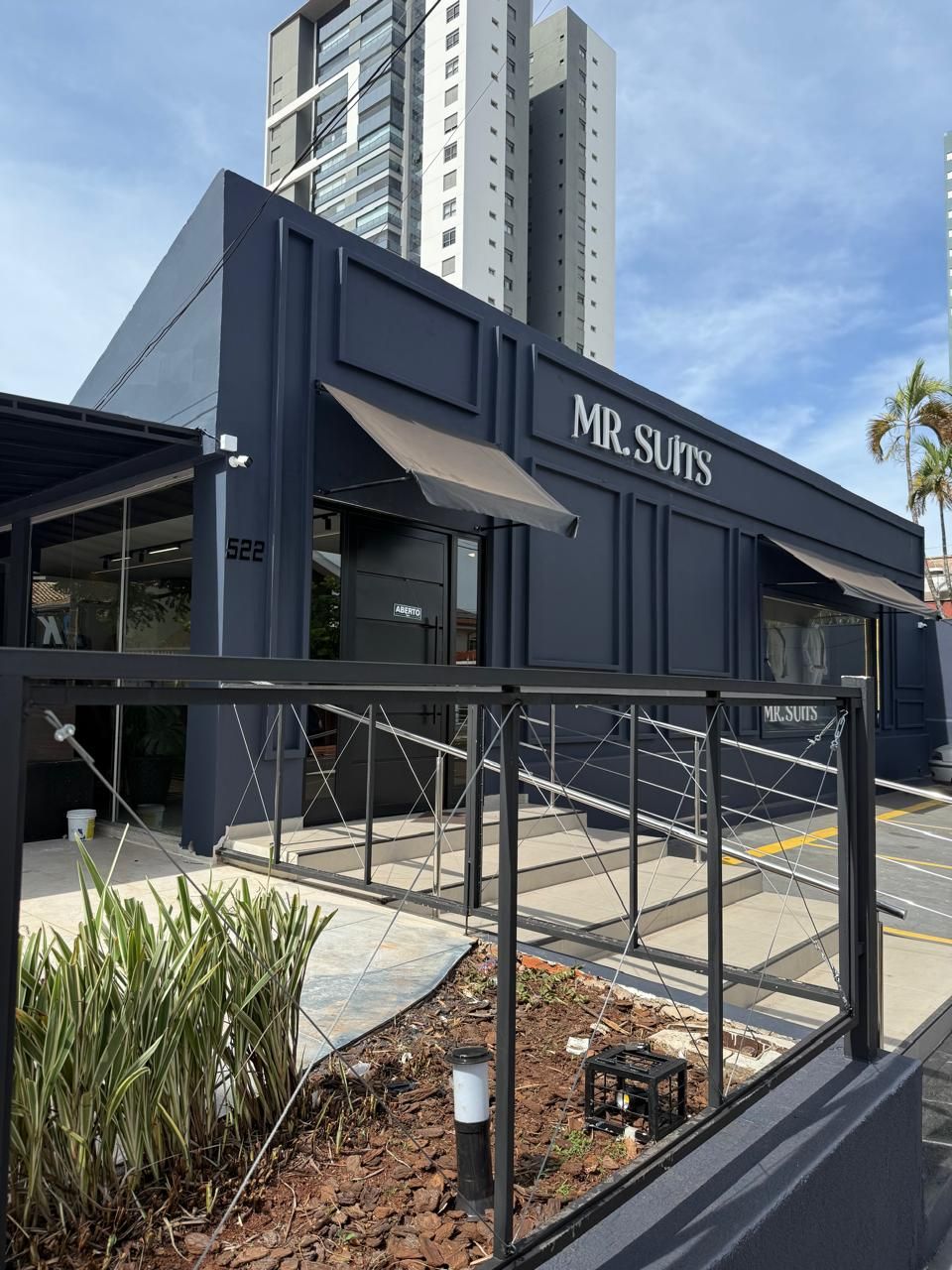 Mr Suits — Aluguel de terno em Campo Grande/MS