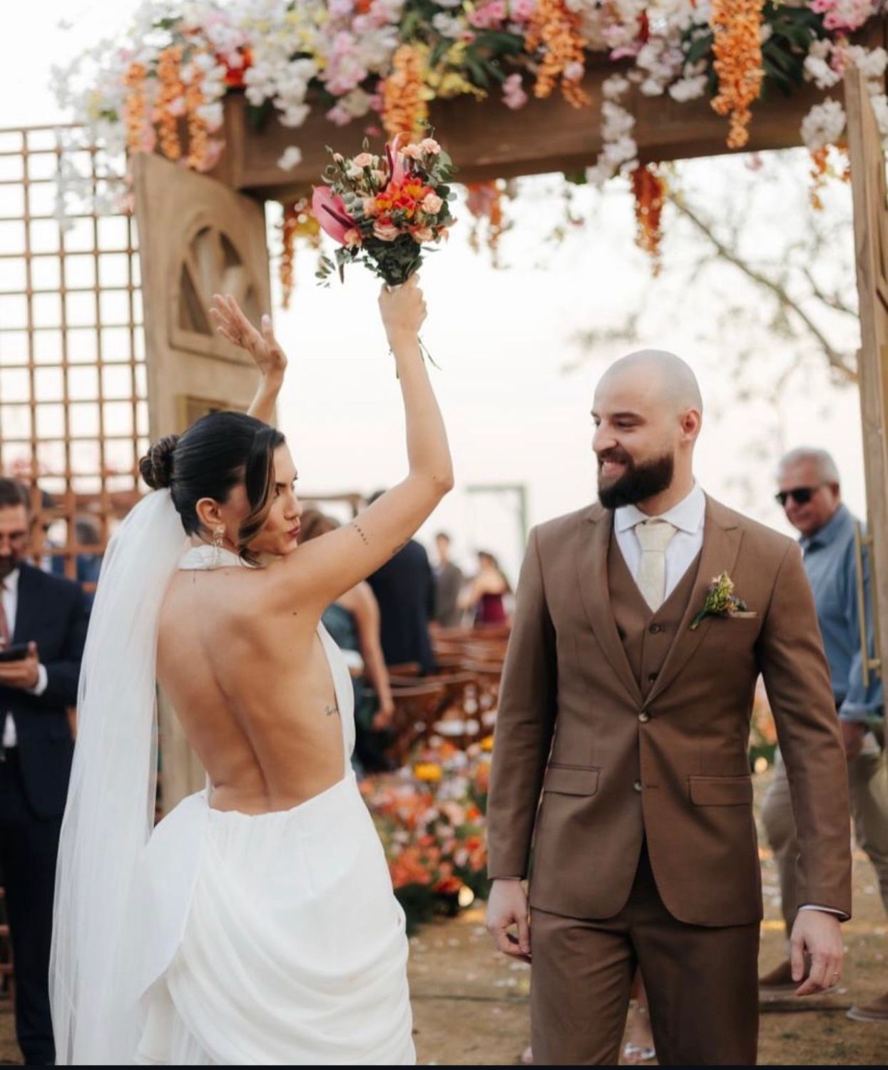 Casamento real vestido pela Mr Suits — aluguel de terno e smoking sob medida